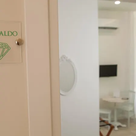 Il Gioiellino Art Bed and Breakfast 4*